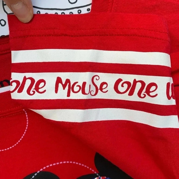 Disney Epcot Mickey Mouse Multi-Face Flag Shirt L - Picture 4 of 6